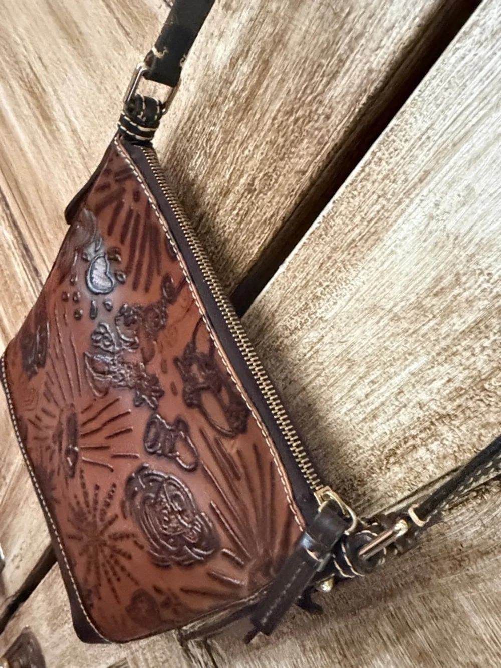 Dooney & Bourke Disney world parks Brown Embossed Leather Crossbody/Dark Trim - Picture 9 of 16